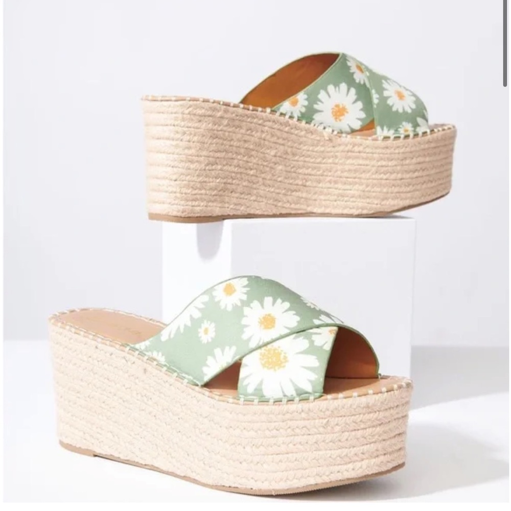 SODA Sage Daisy Platform Woven Sandals